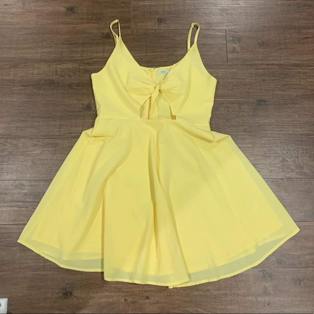 URBAN OUTFITTERS yellow dress